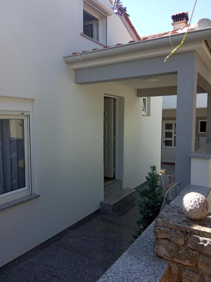 Ivana B4 N1 Porec Luaran gambar